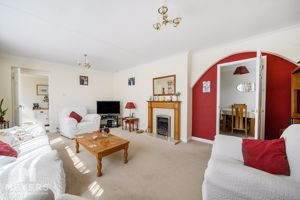 Sitting Room- click for photo gallery